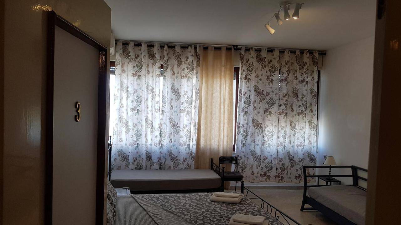 Double Room with Shared Bathroom in Bologne, Province de Bologne