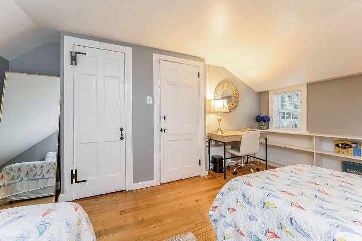 Vacation rental for 6 people, with terrace and yard in Hyannis