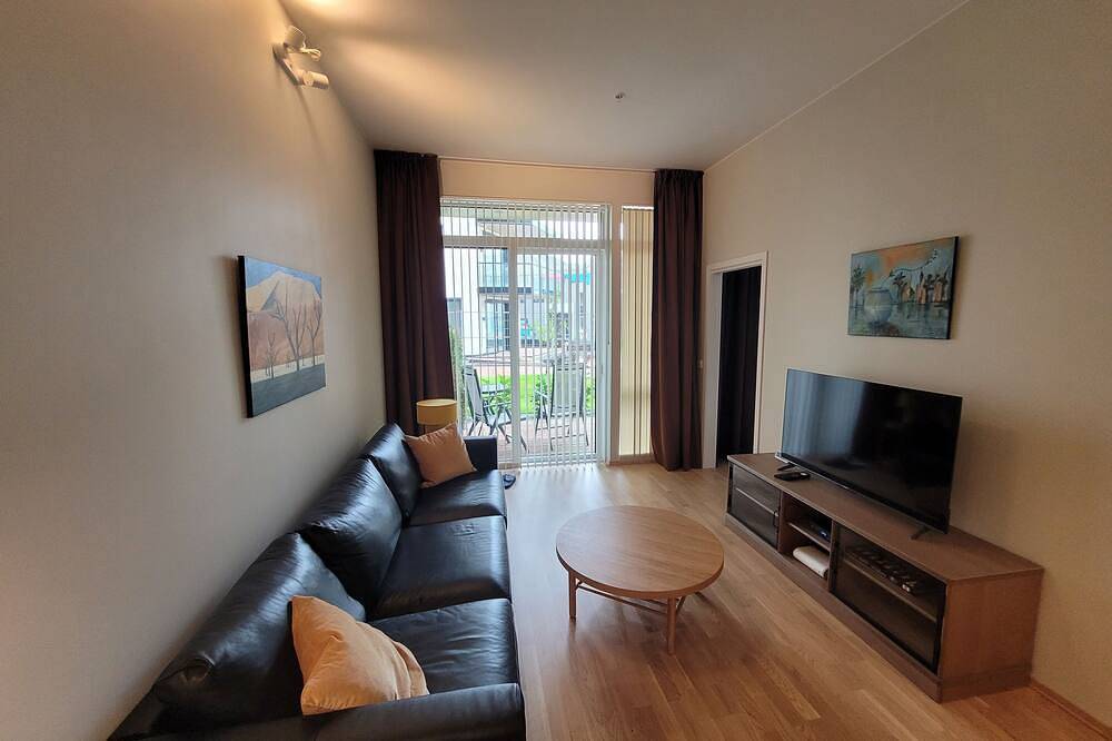 Ganze Wohnung, New apartment 5min to airport at Kokstad train station in Fana, Bergen