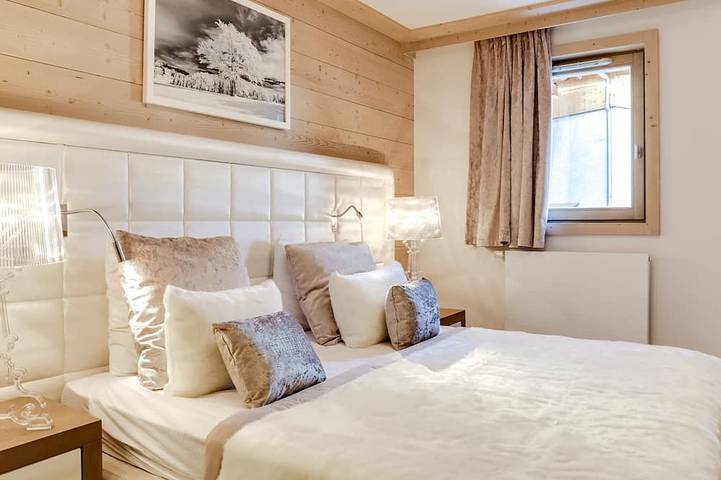 Entire apartment, Modern 3-room apartment in Courchevel with parking and wifi in Saint-Bon-Tarentaise, Massif de la Vanoise
