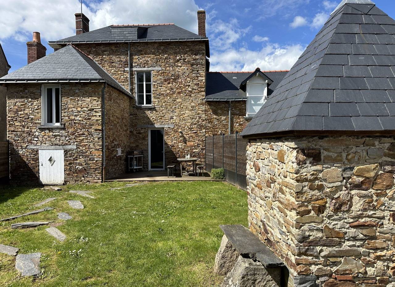 Bel Éco-gîte « La Charmante des Vallons & son spa » in Vallons-de-l'Erdre, Vallée de la Loire