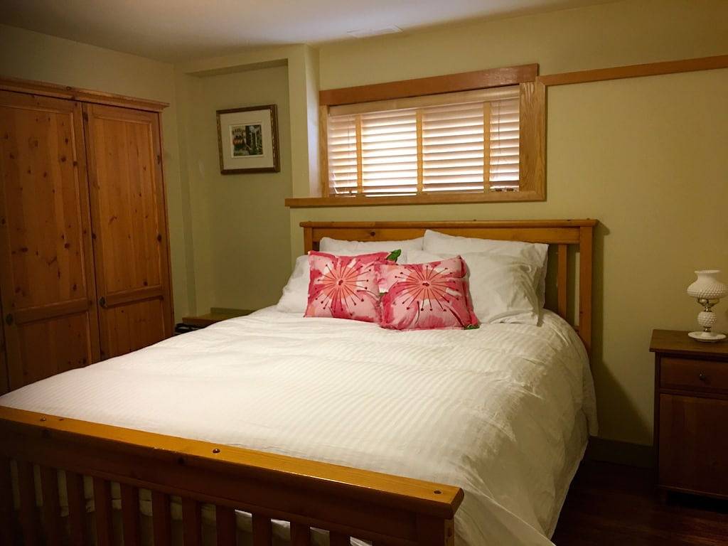 Suite zur Ferienvermietung mit eigenem Whirlpool in Sunshine Coast Regional District