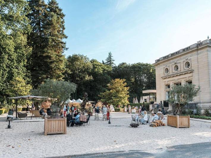Hôtel pour 3 personnes, avec piscine ainsi que sauna et jardin