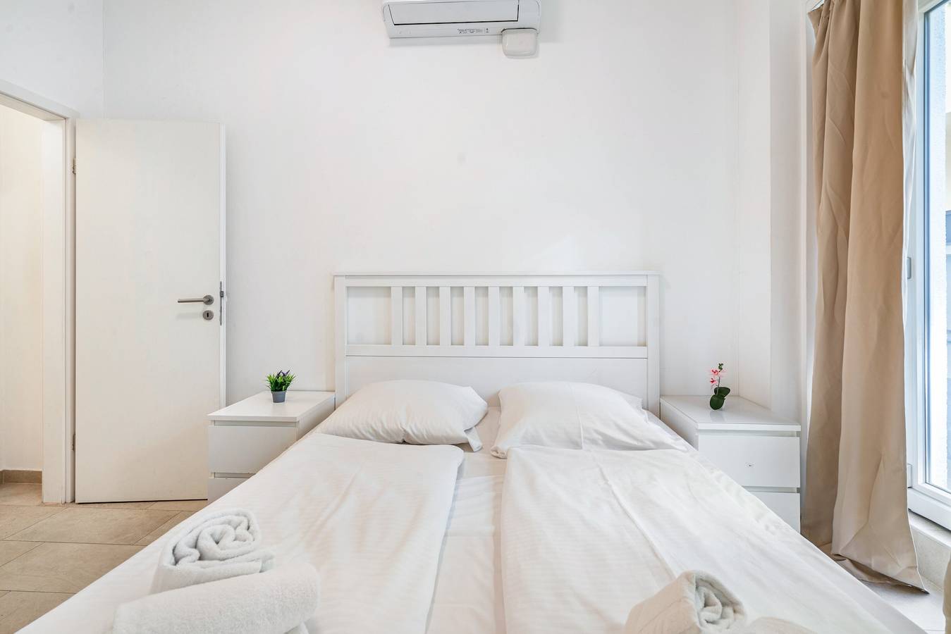 Aldars Urban Trio Suite No. 9 with Wi-Fi and Air Conditioning in Munich Ludwigsvorstadt, Munich