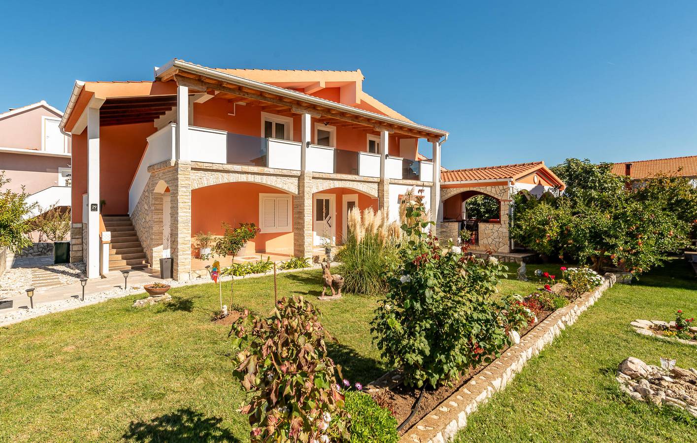 Ganze Ferienwohnung, Ferienwohnung für 3 Personen mit Terrasse in Novigradsko More, Zadar