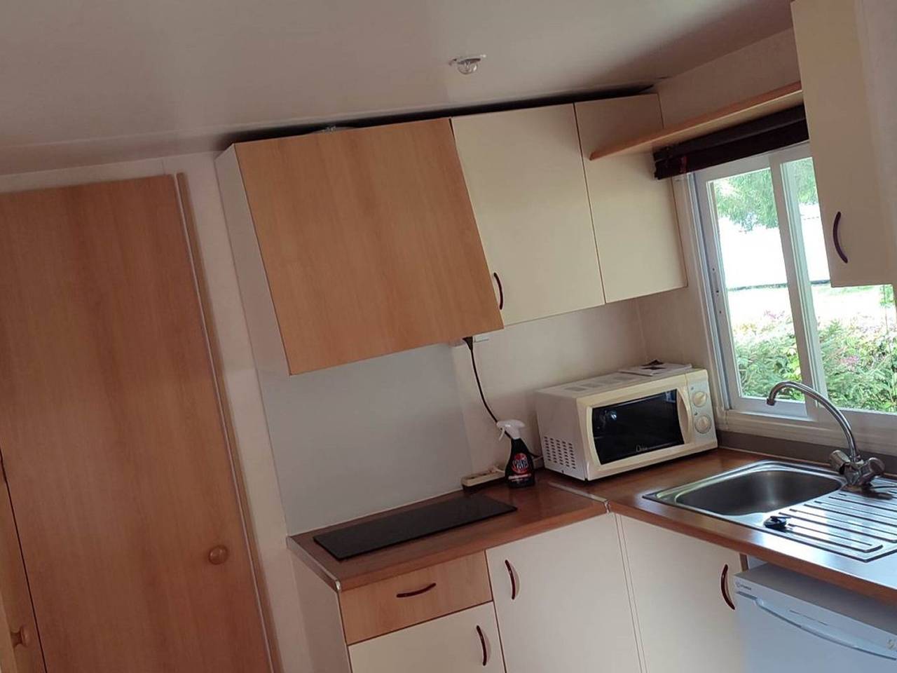 Acogedor mobil home - 2 pers. in La Tour-d'Auvergne, Parque Natural Regional Volcans d'Auvergne