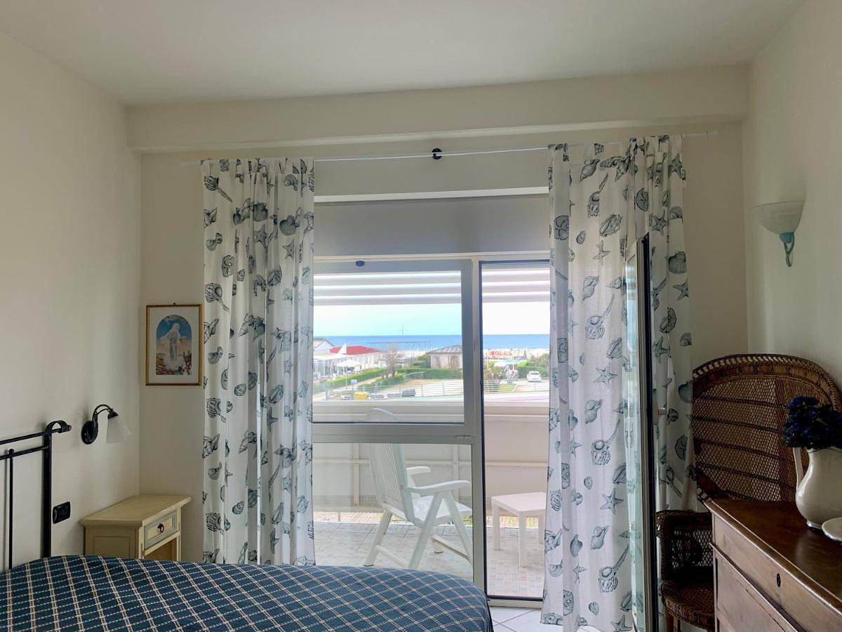 Casa fronte mare con piscina - Seafront house with pool in Lido di Camaiore, Pietrasanta