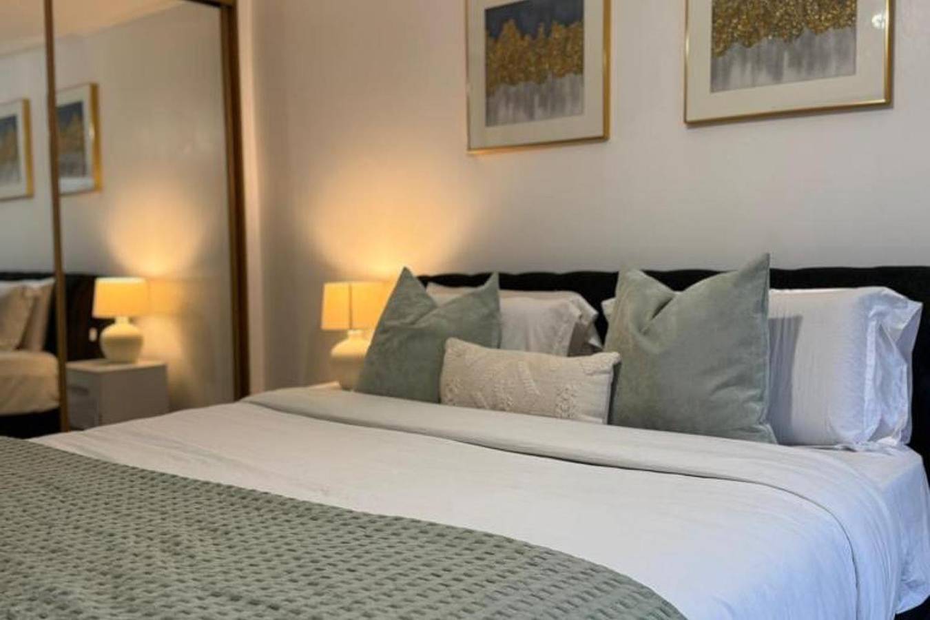 Ganze Ferienwohnung, 2-bed - 2-Bath - Sleeps 4 - Free Parking in Dartford, Kent