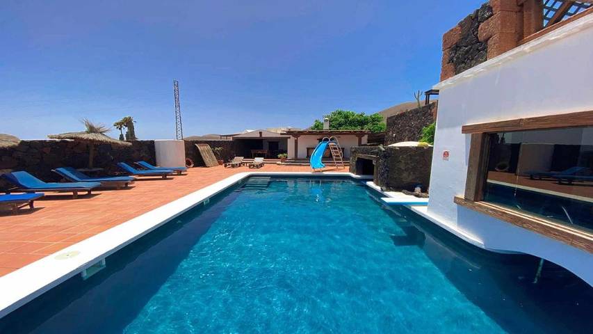 Chalet para 10 personas, con jacuzzi además de jardín y piscina en Lanzarote - 3