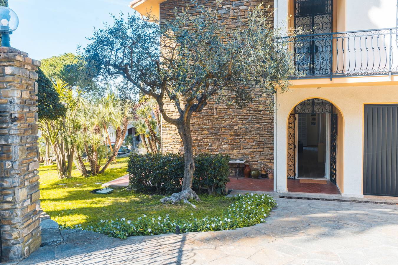 Geheel appartement, Lemon Apartment with Garden and Sea View by Wonderful Italy in Bordighera, Riviera di Ponente