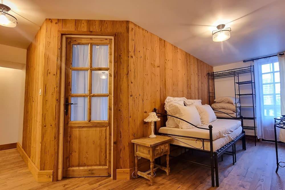 Maison de Charme au Pied du Col D'izoard in Arvieux, Queyras