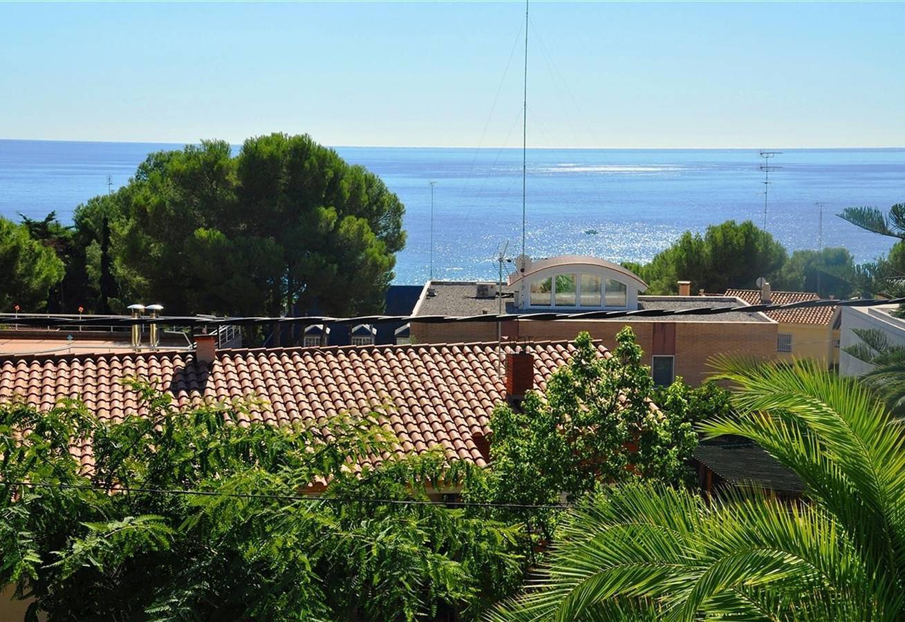 Villa vicino al mare - 3 camere da letto' con piscina in comune e Wi-Fi in Cala Romana, Tarragona