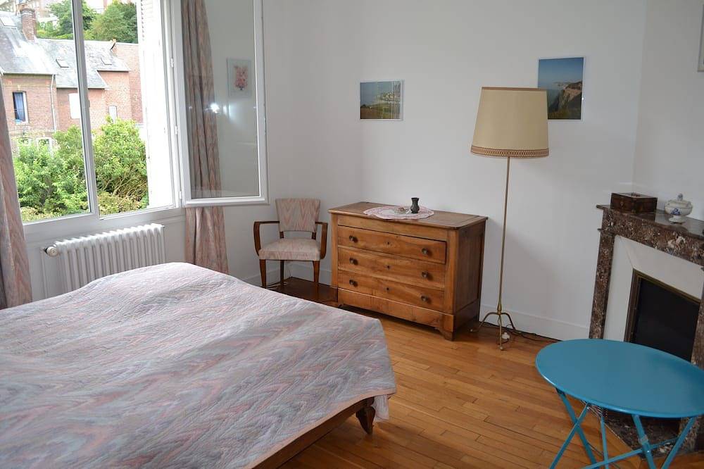 Maison De Charme à Dieppe de 130 m2 avec jardin pour 7  personnes in Dieppe, Région de Dieppe