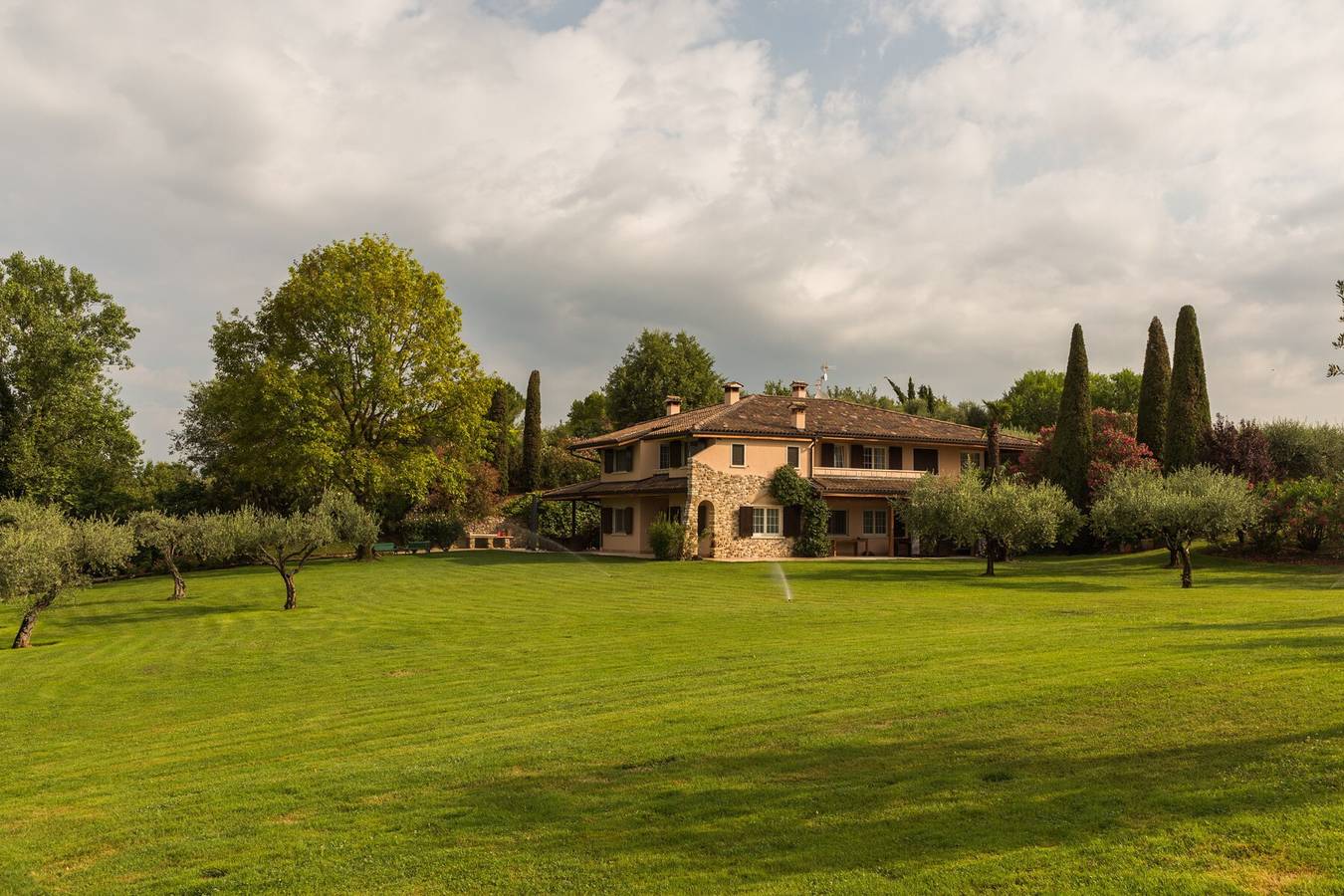 Villa 'Minerva' mit Seeblick, Wlan und Klimaanlage in Lazise, Gardasee-Berge