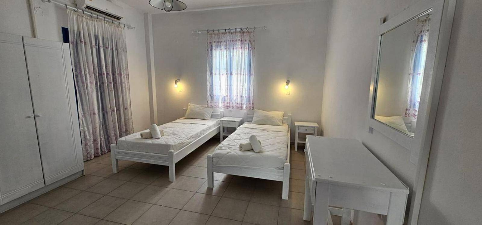 Chambre 'Economy Double 2' avec Balcon et Climatisation in Perissa, Santorin
