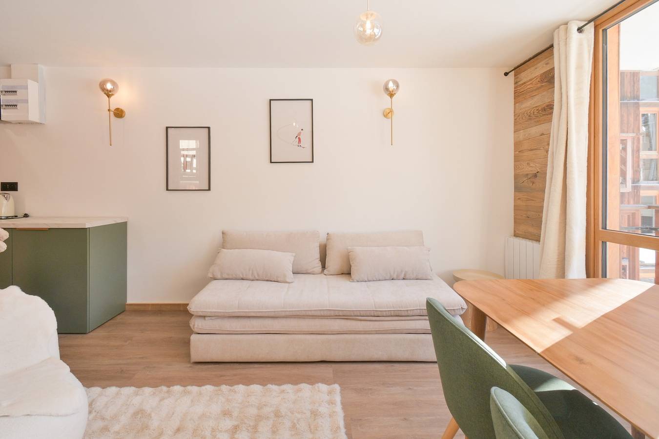 Apartamento entero, Apartamento 'Lesetoilesdelaplagne - Le Carroley' con vistas a la montaña, piscina y balcón in La Plagne, La Plagne-Tarentaise