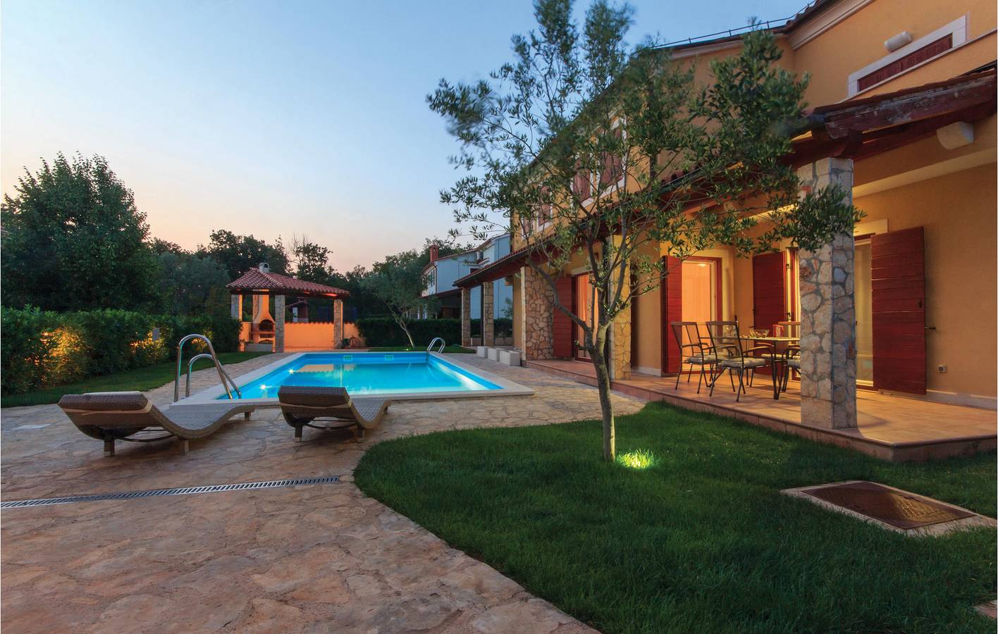 Appartamento intero, Appartamento vacanze per 4 persone con terrazza in Banjole, Costa meridionale dell´Istria