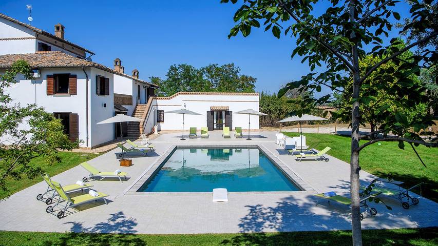 Villa per 13 persone, con Idromassaggio e Giardino in Abruzzo