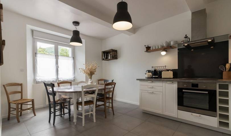 Cottage 'Gîte De Pène Blanque' with Mountain View, Private Terrace and Wi-Fi in Arbas, Haute-Garonne