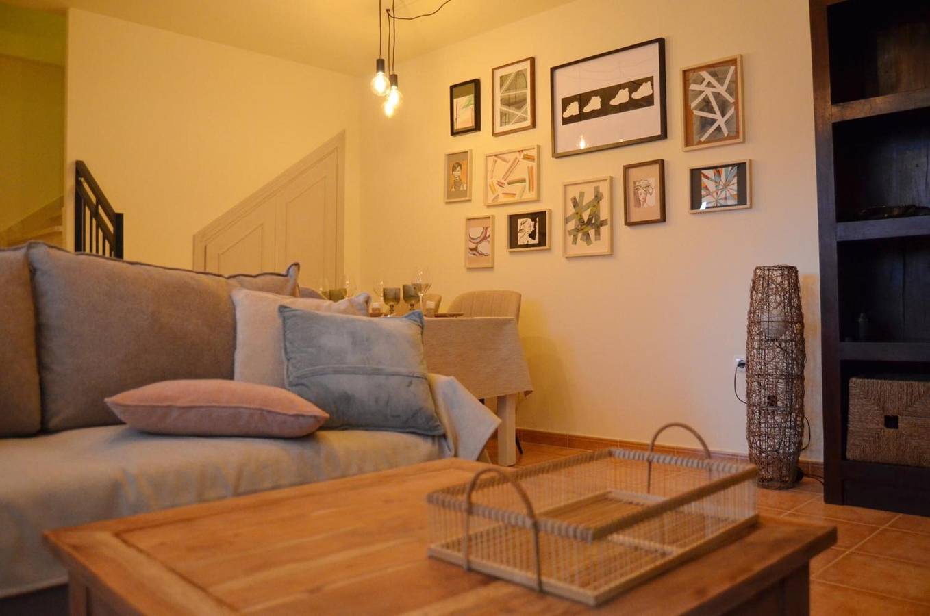 Apartamento entero, Apartamento 'Ojaranzo' con vistas a la montaña, Wi-Fi y aire acondicionado in Candeleda, Valle del Tiétar