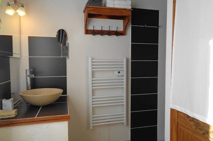 Chambre d’hôte pour 2 personnes, avec jardin à Lacoste - 2