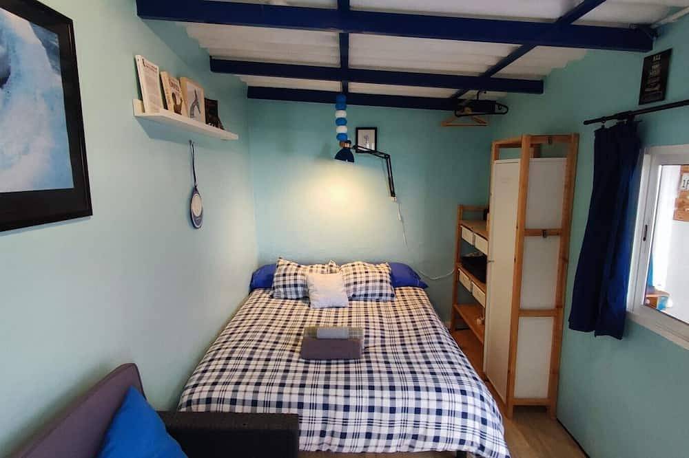 Roof Cabin, on the roof of the house overlooking the Atlantic Ocean. in Puerto de la Cruz, Tenerife du Nord