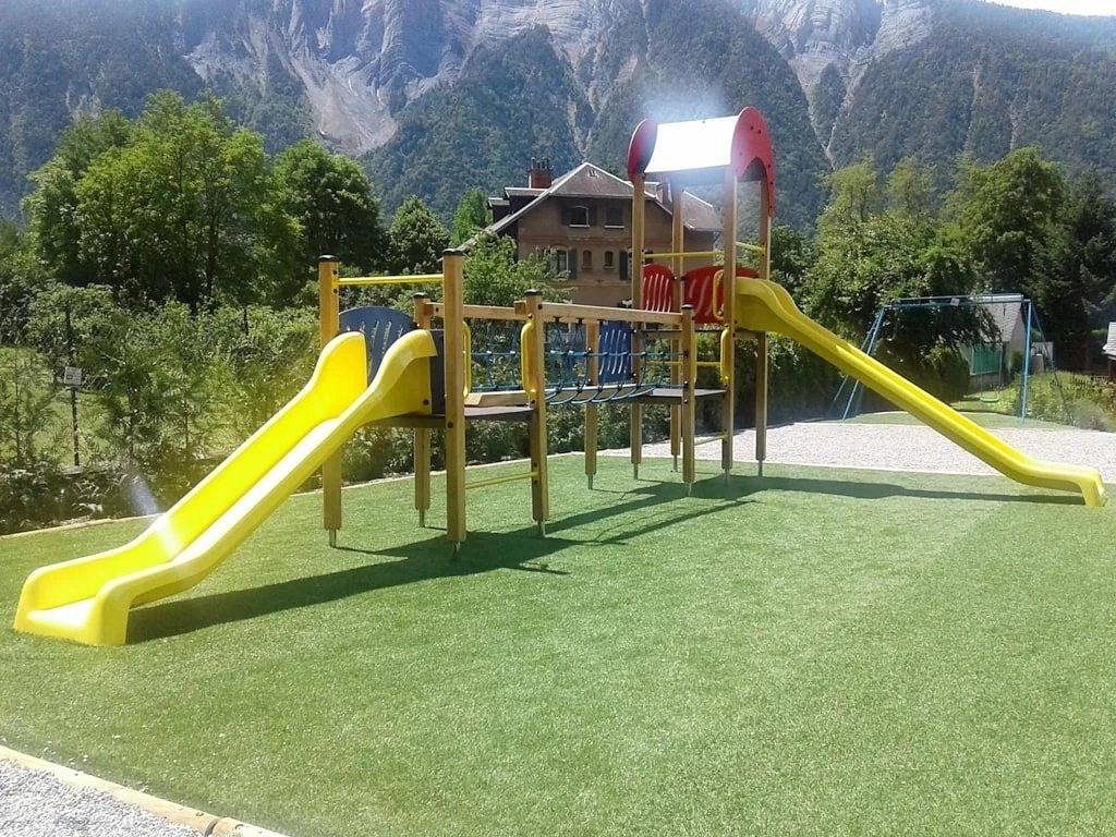 Zecamping 4* familial locatif Lv Bbq 32m2 6 pers in Le Bourg-d'Oisans, Parque Nacional de los Ecrins