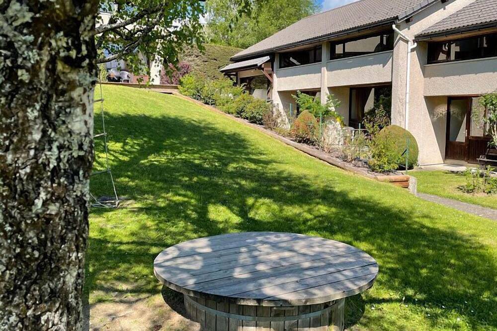 Valley Rio cottage style 2/6 persons in Le Chambon-sur-Lignon, Massif Central