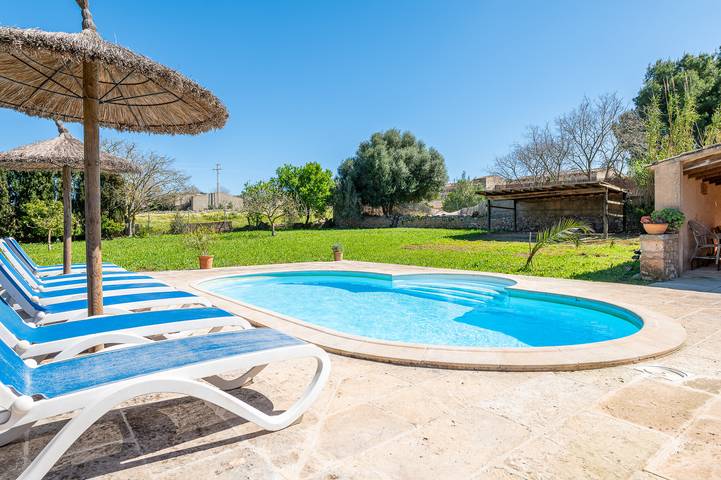 Ferienhaus für 8 Personen, mit Terrasse und Pool sowie Garten in Cas Concos - 2