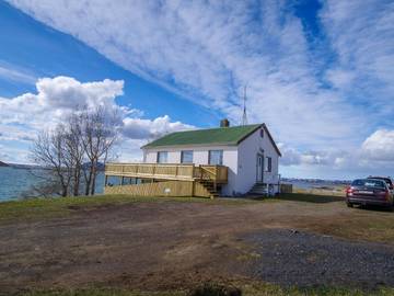Villa für 5 Personen, mit Ausblick und Garten sowie Seeblick und Terrasse, mit Haustier in Island