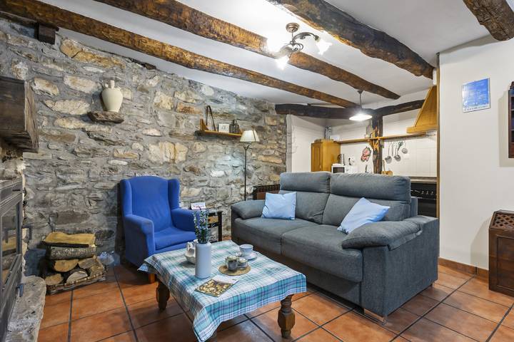 Apartamento entero, Apartamento 'Remolín' con vistas a la montaña y Wi-Fi in Cangas del Narcea, Parque Natural de las Fuentes del Narcea, Degaña e Ibias