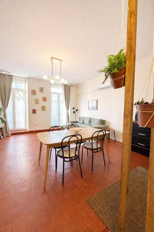 Gîte pour 4 personnes, avec balcon dans Office De Tourisme De Narbonne