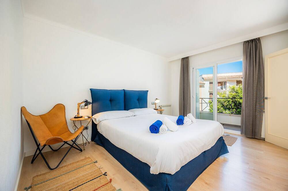 Villa 'Ca Nostra' with Mountain Views, Wi-Fi and Air Conditioning in Port d'Andratx, Andratx