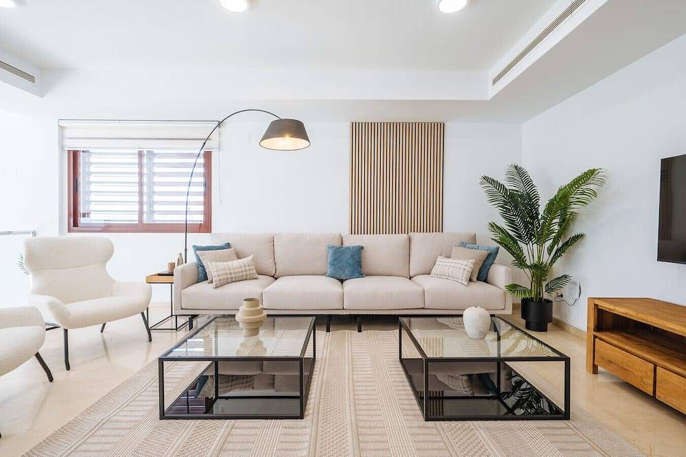 Luxury villa in Sevilla - Pool, Terrace & Gameroom in Montequinto, Dos Hermanas