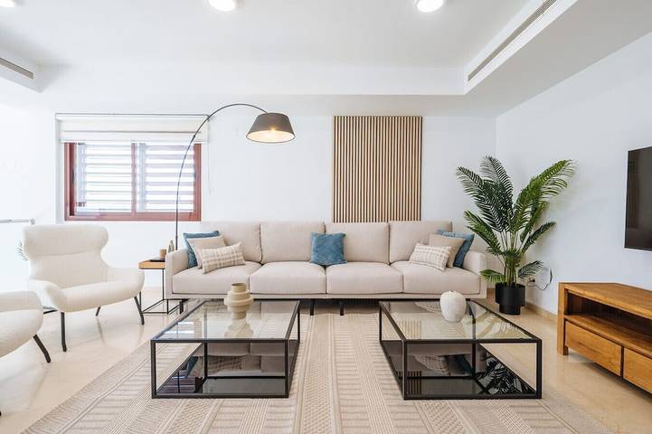 Luxury villa in Sevilla - Pool, Terrace & Gameroom in Montequinto, Dos Hermanas