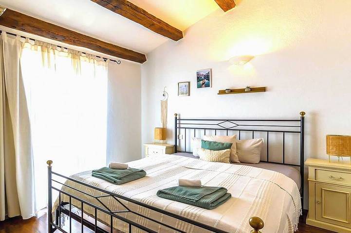 Villa pour 8 personnes, avec jardin et balcon à Barat - 2