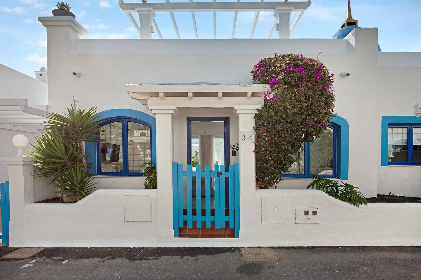Vacation Home "Villa 34" with Mountain View, Pool & Wi-Fi in Geafond, La Oliva