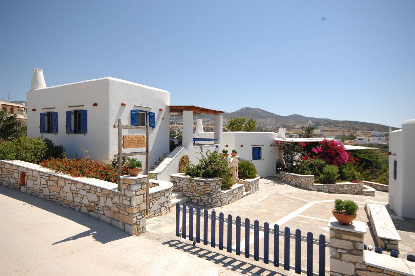 Casa de vacaciones "Maria's Village Villa Anemomylos" con vistas al mar, terraza privada y Wi-Fi in Aliki, Paros