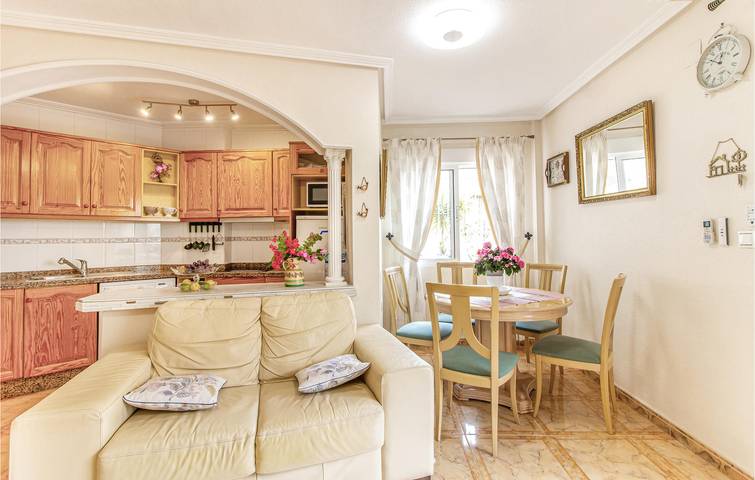 Entire holiday apartment, Terrace Pool Apartment 1.5km to Beach in La Zenia Centre, Orihuela