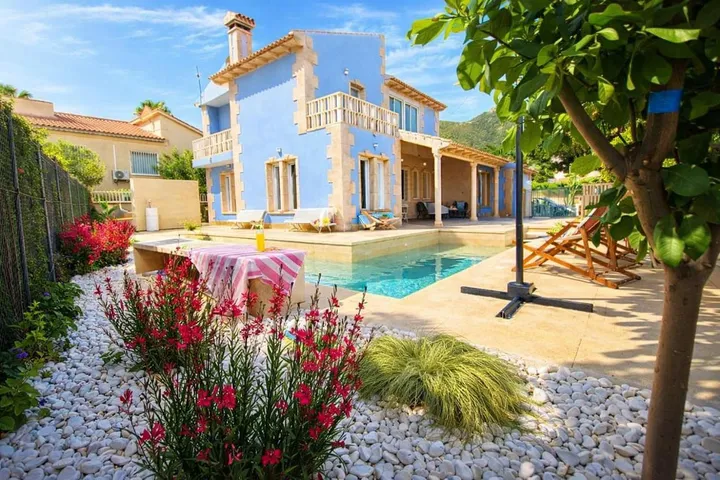 Casa rural para 11 personas, con jardín y piscina - 1