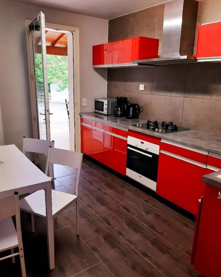 Location de vacances pour 6 personnes, avec jardin ainsi que vue et piscine à Le Sequestre - 4