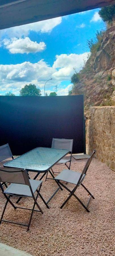 Gîte pour 4 personnes, avec terrasse, animaux acceptés dans Lac de Naussac - 4