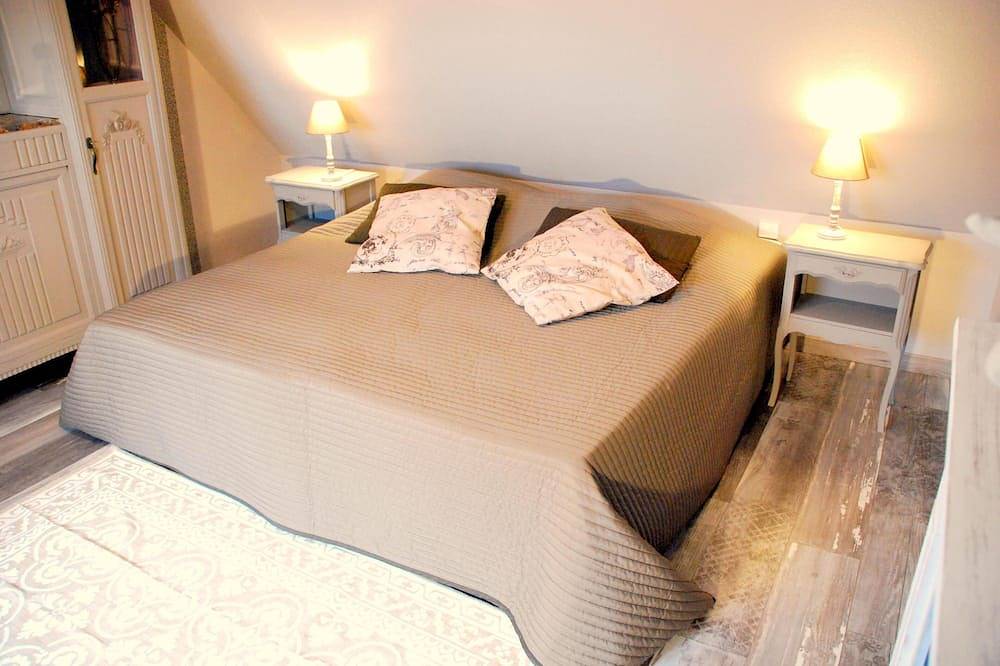 Entire apartment, New In the heart of the city center of Obernai in Alsace, charming and cozy duplex in Obernai, Sélestat-Erstein region