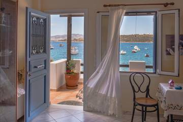 Gîte pour 6 personnes, avec terrasse et vue dans Aliki