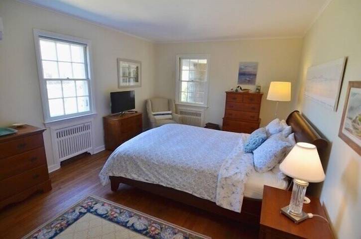 Vacation rental for 6 people, with terrace and yard in East Hampton