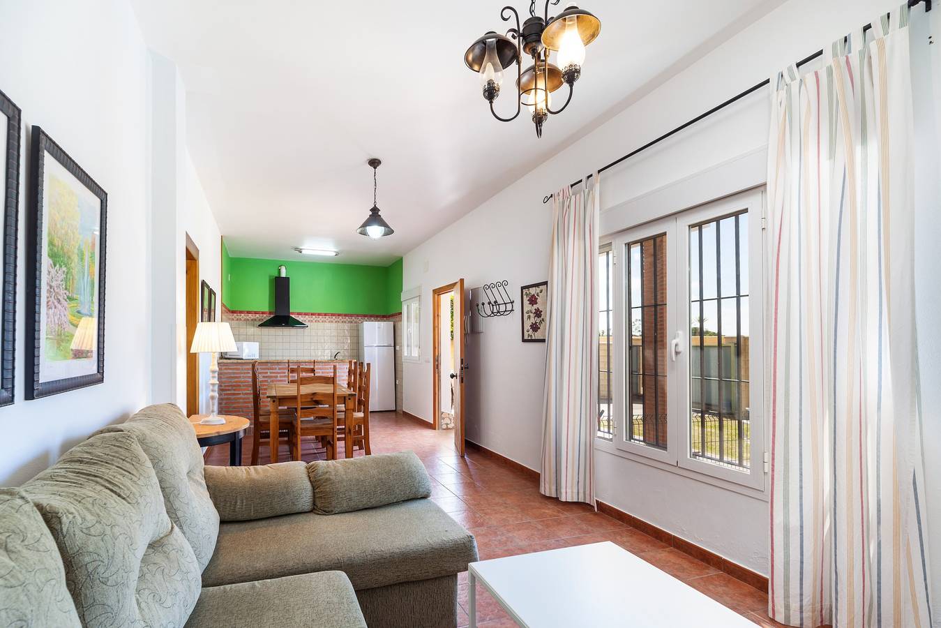 Rústica casa cerca de la playa con piscina, terraza, jardín y Wi-Fi; se admiten mascotas; aparcamiento disponible in Fuente del Gallo, Conil de la Frontera
