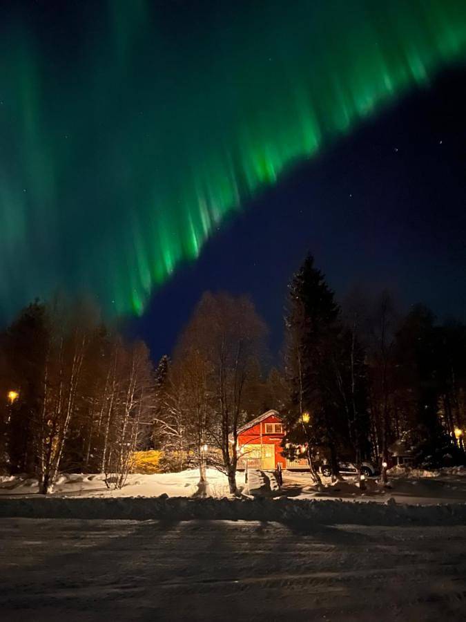 Chalet pour 5 personnes, avec Terrasse et Jacuzzi ainsi que Jardin et Sauna à Rovaniemi