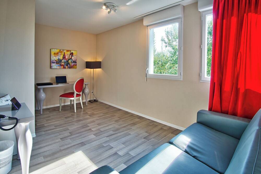 French Getaway in Trendy Town! 3 Convenient Units, Free Parking in Mouguerre, Bayonne region