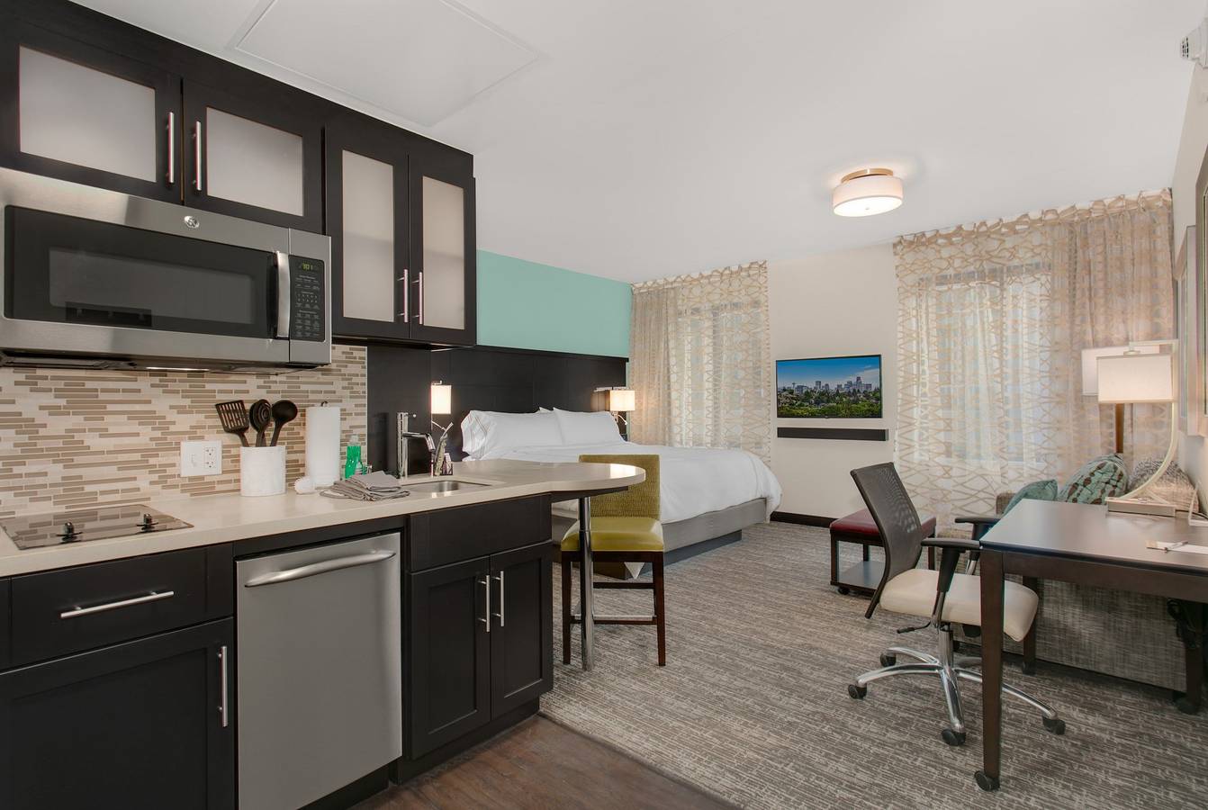 Staybridge Seattle Downtown - Lake Union in Seattle, Puget Sound