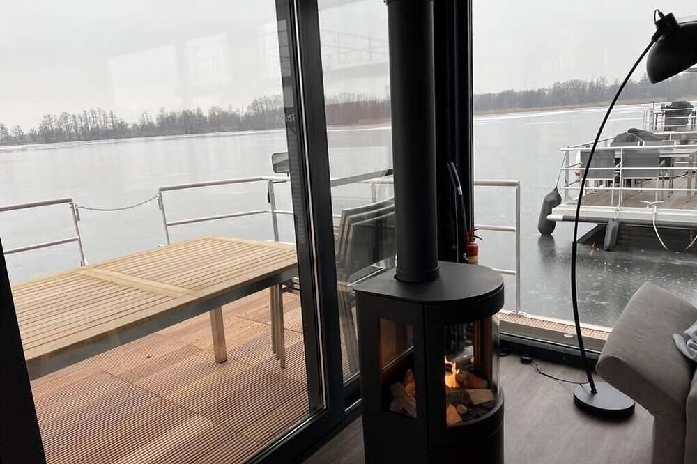 Ganze Wohnung, Hausboot für 6 Gäste mit 45m² in Zehdenick (248181) in Zehdenick, Ruppiner Seenland